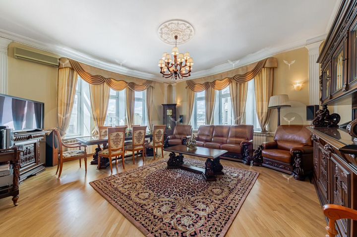 6-к. квартира, 240 м², 5/6 эт.