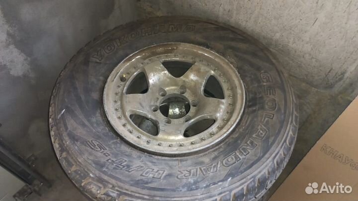 Yokohama Parada PA03 265/65 R16