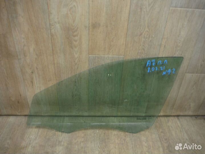 Стекло двери передней левой №92 Skoda Octavia A7