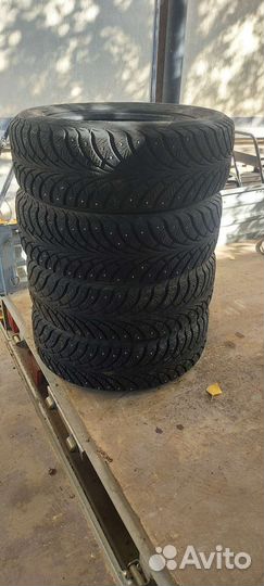 Sava Eskimo Stud 185/65 R14 200L