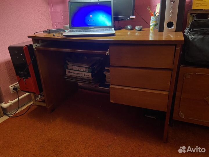 Компьютерный стол