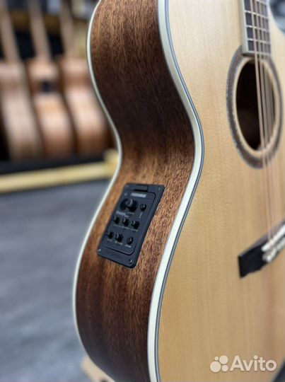 Электроакустическая гитара баритон Cort (новая)