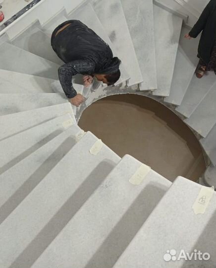 Мраморная лестница / ступени из натурального камня