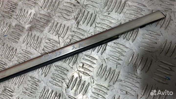 Молдинг стекла задний правый Infiniti Fx35 S51