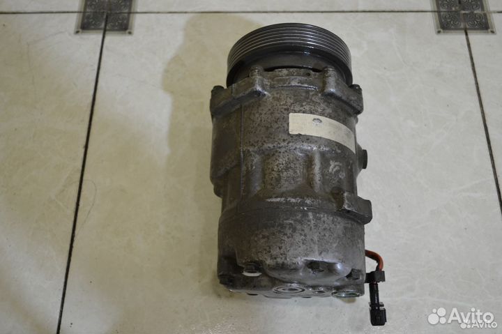 Компрессор кондиционера VW Passat B3