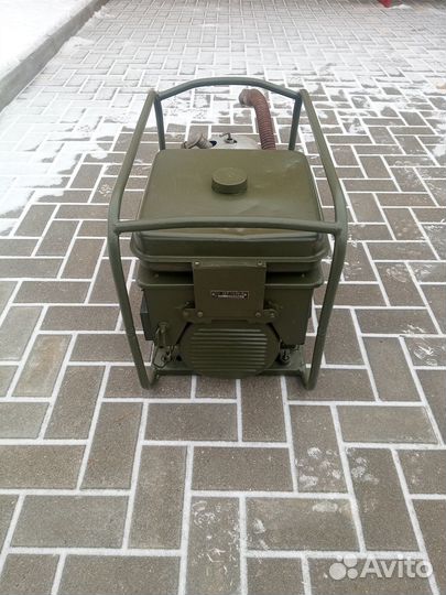 Продаю бензогенератор 2сд М2