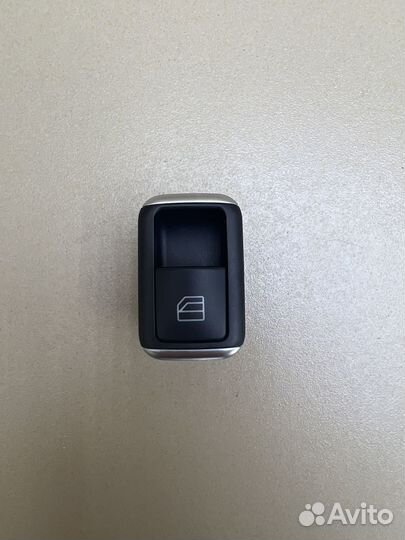 Кнопки стеклоподъемника Mercedes C-class W204