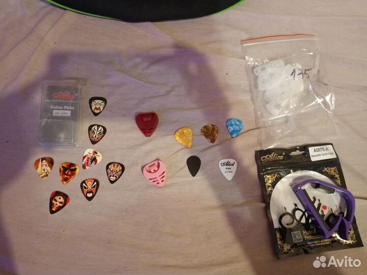 Акустическая гитара