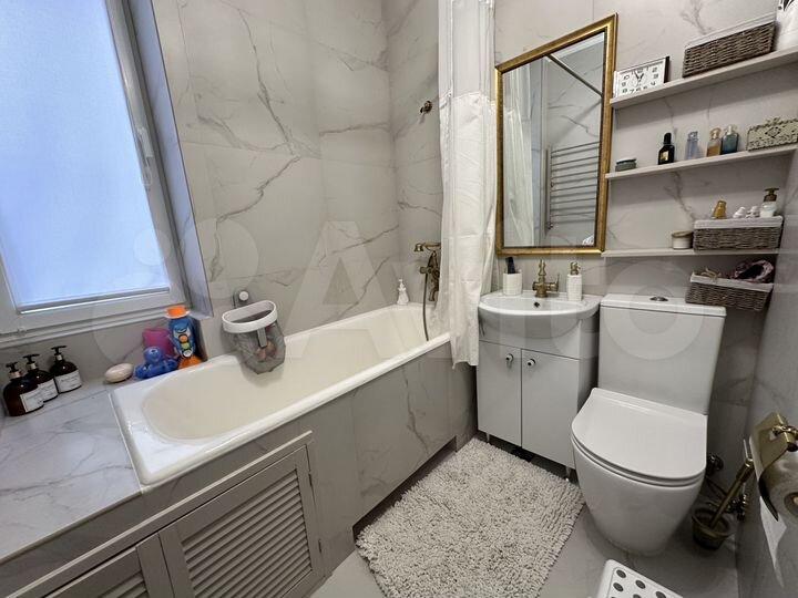 2-к. квартира, 82 м², 1/4 эт.