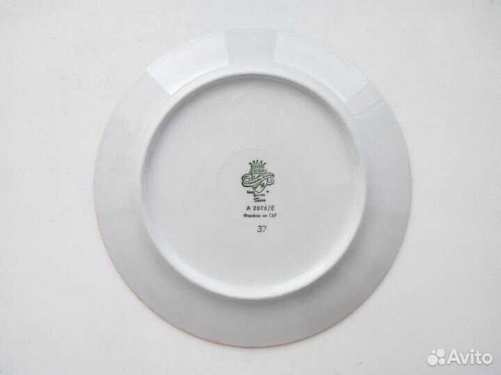 Тарелка из фарфора Henneberg Porzellan 1777 гдр