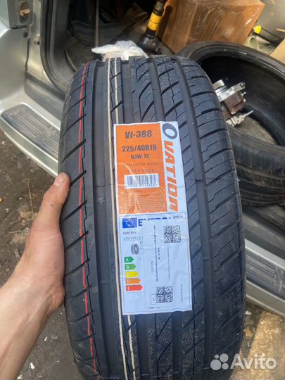 Ovation VI-388 225/40 R19