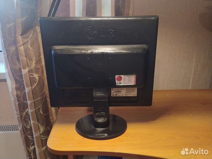 Монитор LG flatron l1942se