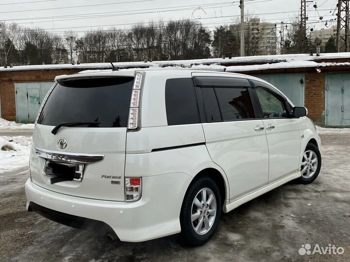 Toyota Isis 1.8 CVT, 2013, 68 900 км