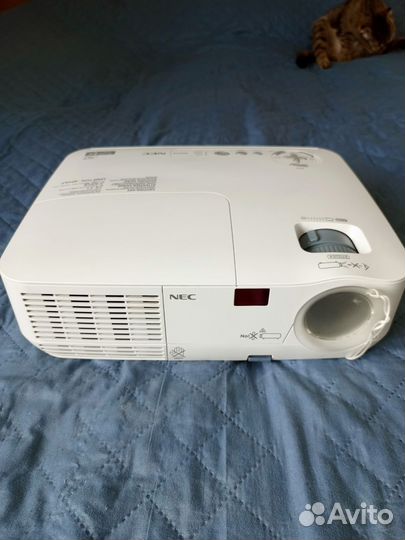 Проэктор NEC