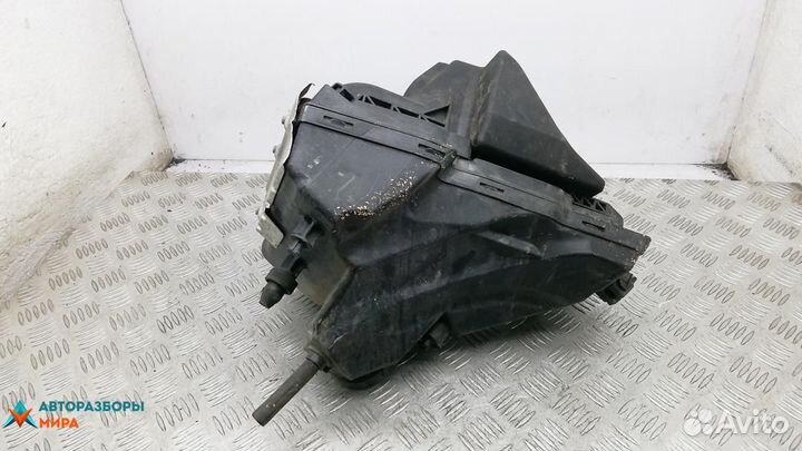 Корпус воздушного фильтра Audi A4 B8/8K 2010