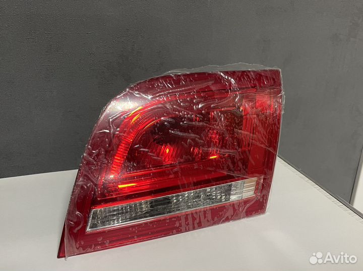 Задний фонарь багажника (правый) audi a3 8p 2011