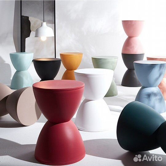 Столик кофейный круглый или тумба прикроватная