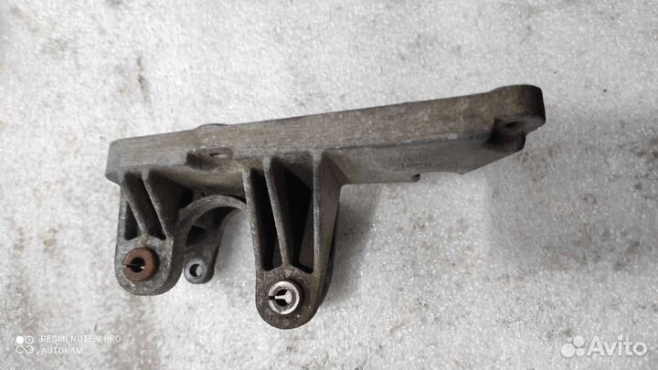 Кронштейн насоса Гур Volkswagen Pointer