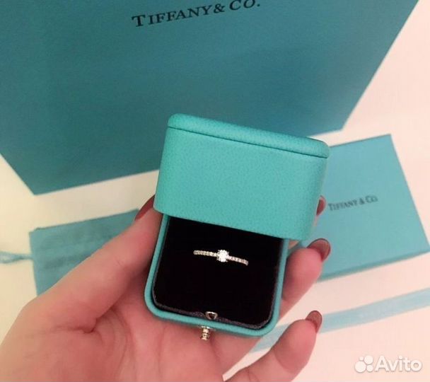 Обручальное кольцо tiffany с бриллиантом