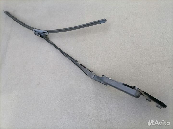 Поводок стеклооч-я перед правый Mercedes Benz W220