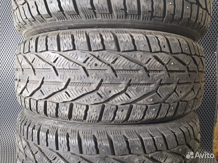 Tigar SUV Ice 215/60 R17