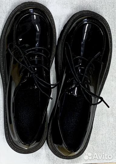 Лоферы лаковые