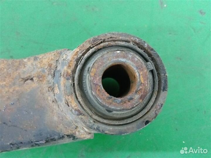 Рычаг подвески задний правый Nissan Juke NF15