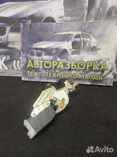 Замок передний левый Opel Astra F