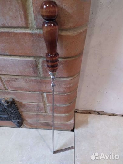 Кочерга из нержавейки с деревянной ручкой