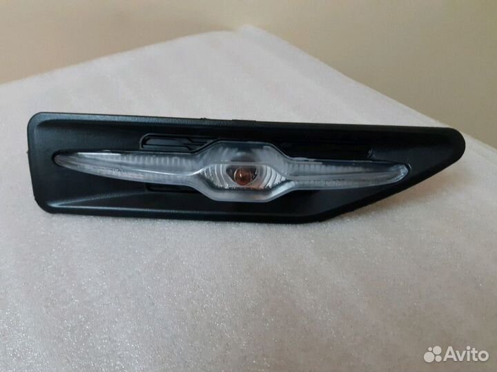 Поворотник правый Kia Rio 3