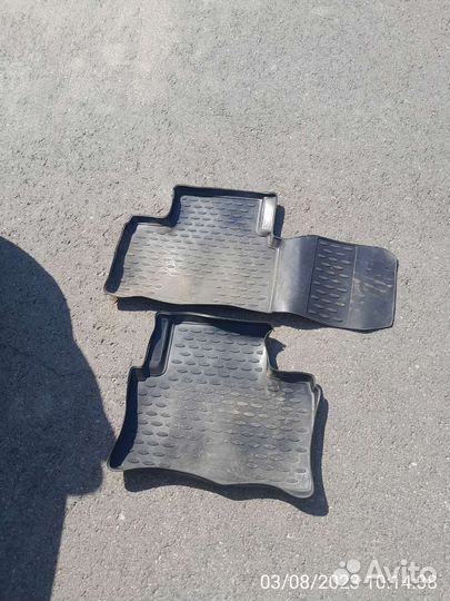 Автомобильные коврики резиновые