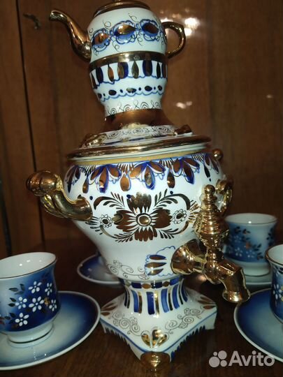 Самовар Гжель с чашками и блюдцами фарфор