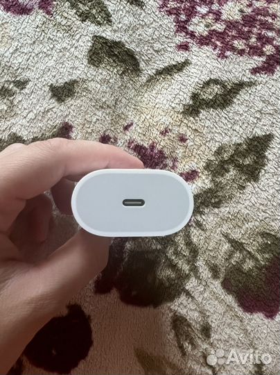 Зарядное устройство на iPhone 20w