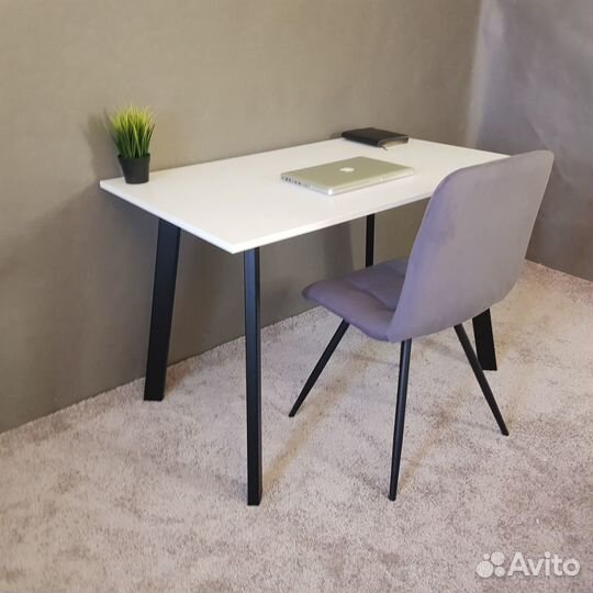 Компьютерный стол Ник 110*70 см. Черные ножки