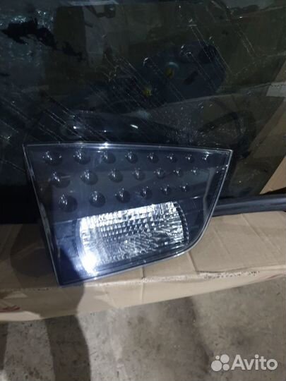 Фонарь в крышку багажника Mitsubishi Outlander XL