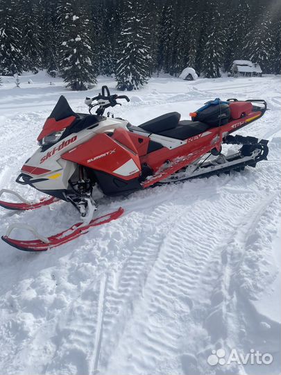 BRP Ski-Doo Summit