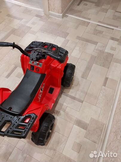 Детский квадроцикл на аккумуляторе