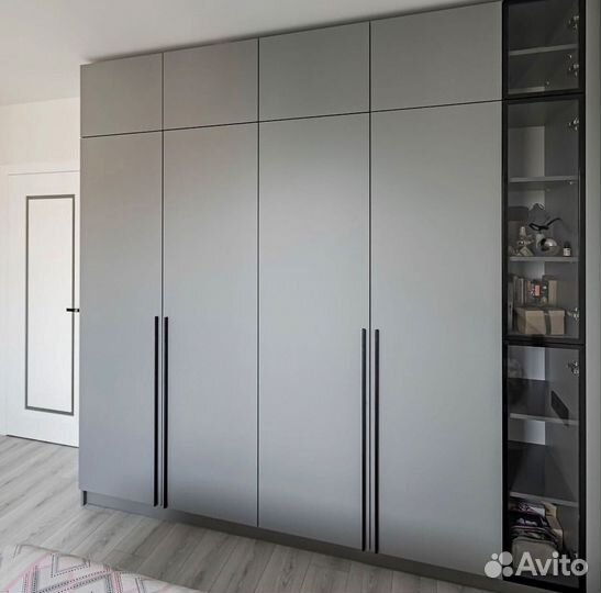 Шкаф распашной