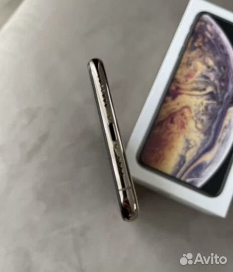 iPhone Xs, 64 ГБ
