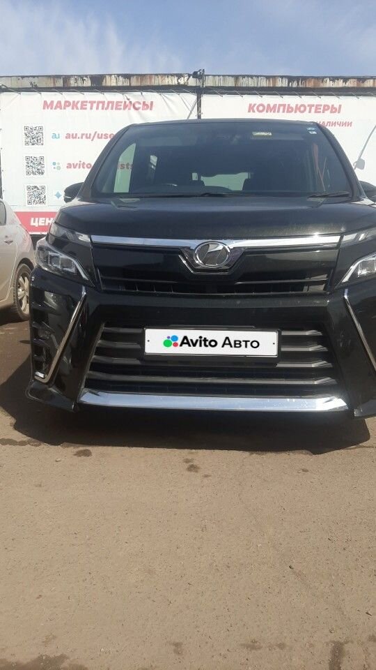 Toyota Voxy: фото владельца