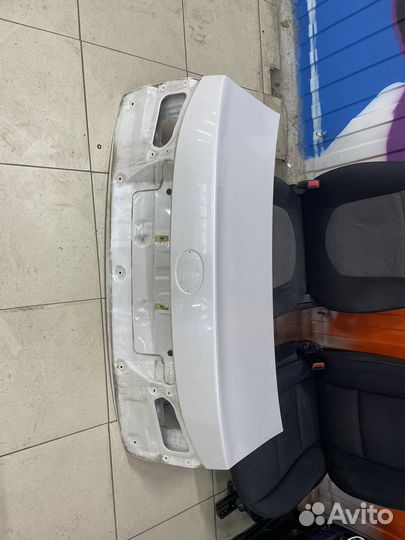 Крышка баганика Lexus is 250, 350, 220d