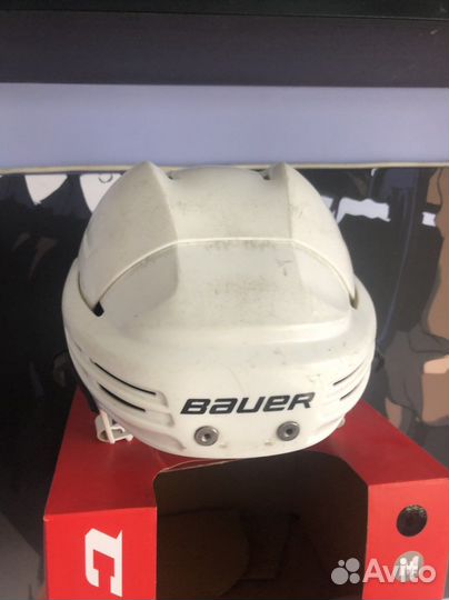 Хоккейный шлем