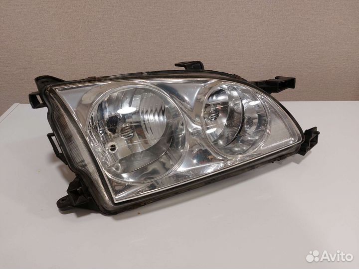 Фара правая тойота калдина st 210