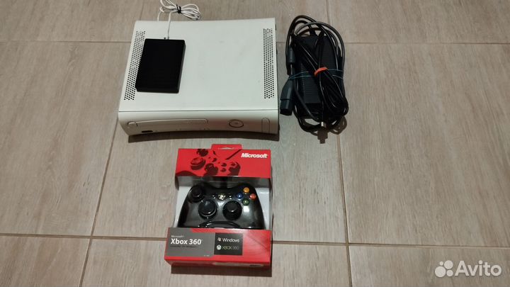 Xbox 360 E, Freeboot, 500 b,Kinect