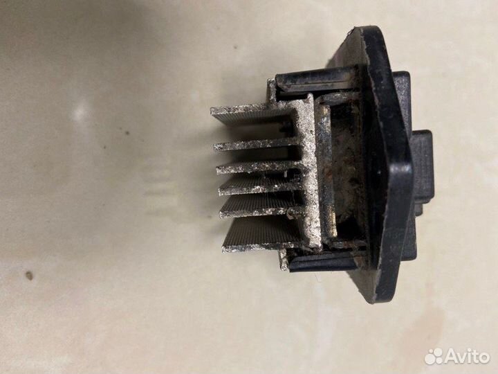 Резистор печки Kia Shuma BFD 1999