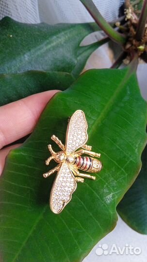 Продаю брошку
