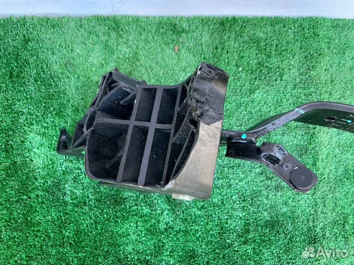 Педаль тормоза Geely Emgrand X7