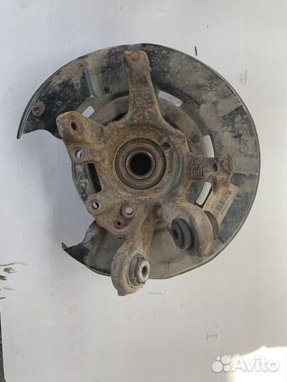 33326774808 кулак задний правый BMW E90