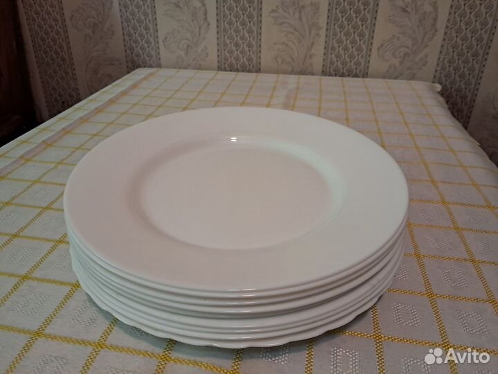 Набор больших тарелок
