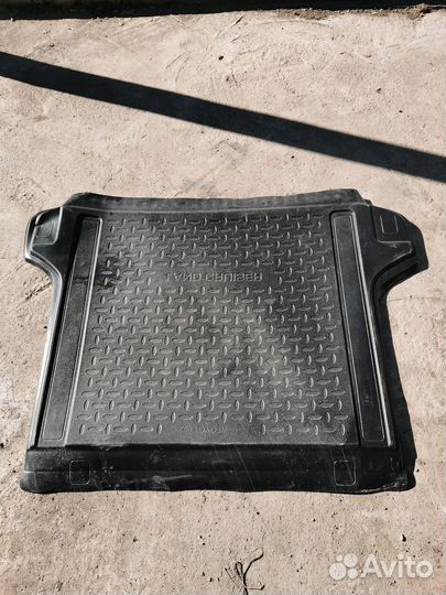 Коврик багажника Toyota Land Cruiser 200